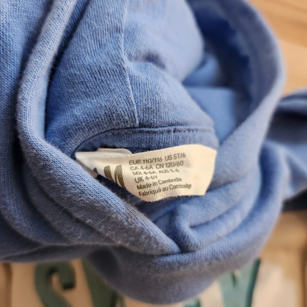 Bundle of 4 hoodies for boys - Picture 11 of 12